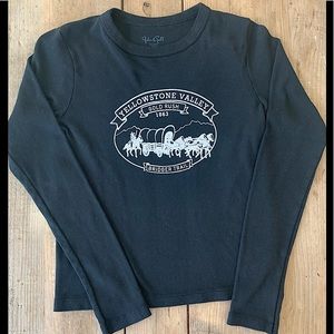 Brandy🤍Melville YELLOWSTONE TEE